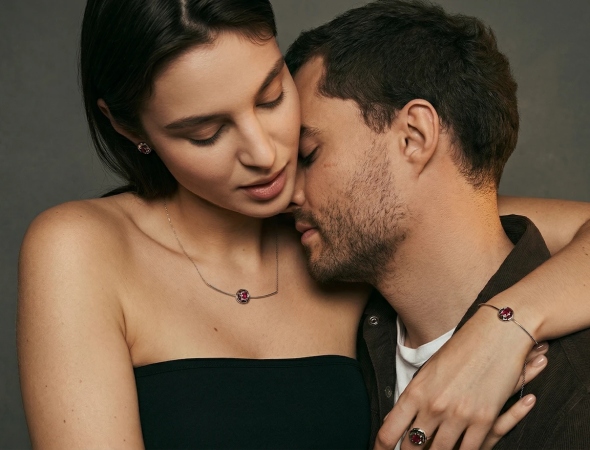 Ювелірні прикраси з рубіном: колір, що говорить голосніше за слова